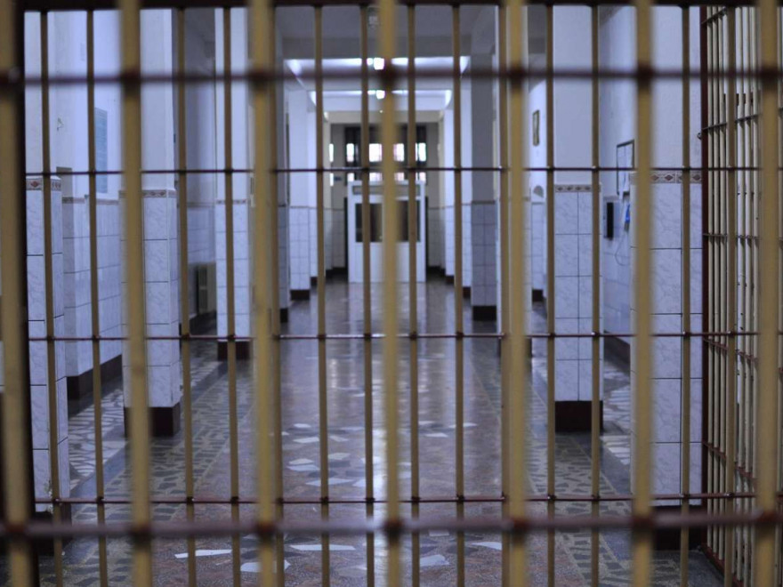 Se golesc penitenciarele din Oradea și Satu Mare?