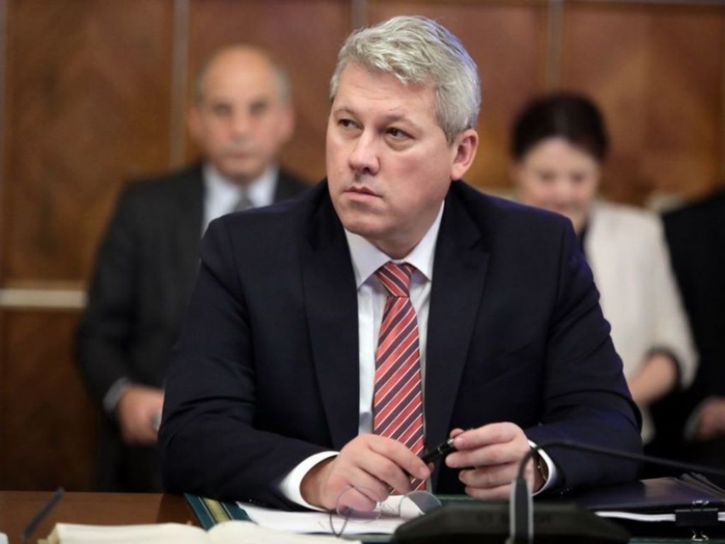 Primim măști, mănuși, combinezoane și botoși?