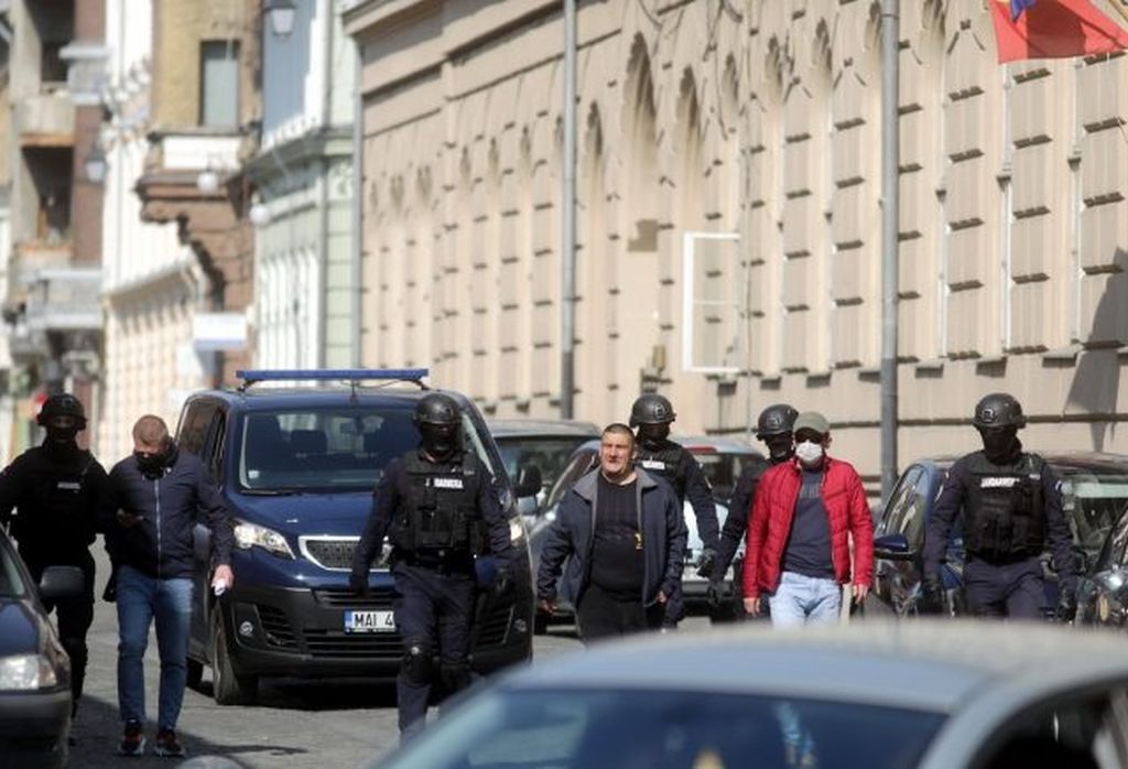 Crimă la comandă – doi interlopi urmăriți penal după ce au vrut să omoare un jurnalist
