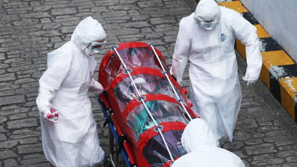 Infectați cu Covid-19 după ce au participat la slujbe ilegale. S-a deschis dosar penal