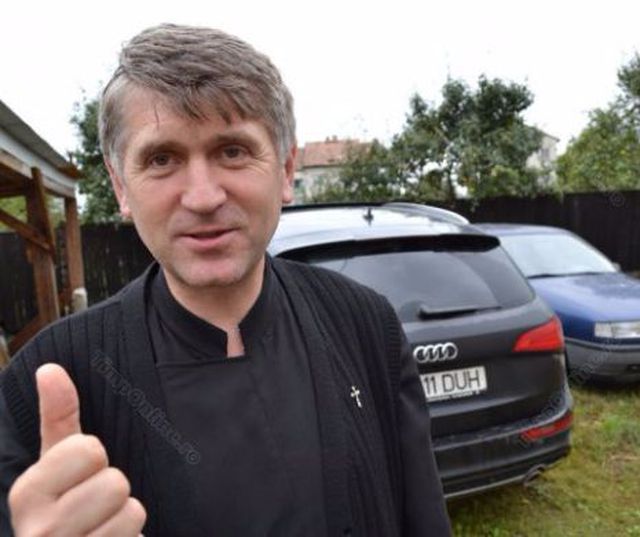 Fostul preot Cristian Pomohaci a rămas fără carnet de conducere