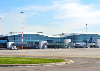 Asociaţia Aeroporturilor din România cere reluarea, din 17 iunie, a zborurilor către ţările cu număr scăzut de cazuri de coronavirus