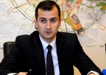 Fost viceprimar, trimis în judecată pentru trafic de influență. Ar fi primit bani chiar în sediul consiliului local