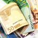Profit de aproape 700 de milioane pe spinarea românilor
