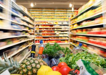 Scădere cu 20% a cifrei de afaceri din comerţul românesc, în aprilie, din cauza pandemiei