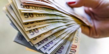 ”Comisioane” pentru facilitarea obținerii frauduloase a unor credite sau indemnizații