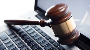 Avocaţii români, invitaţi la un sondaj european despre formarea profesională în sistem online