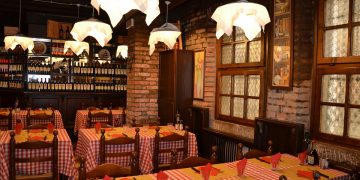 Sectorul HoReCa ar putea fi scutit de impozitul specific pentru 90 de zile. Sunt propuse scutiri de la plata TVA pentru achiziţii de măşti şi ventilatoare şi acordarea de bonificaţii (proiect de OUG)