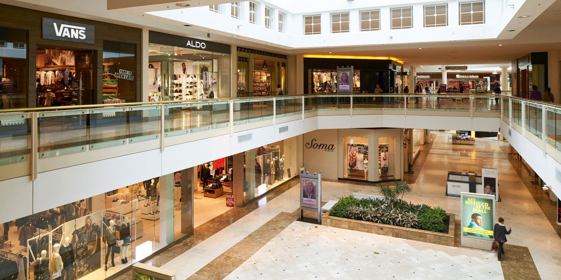 Ministrul de Finanţe: „Mall-urile se vor putea deschide din 15 iunie”. Ce condiţie trebuie îndeplinită