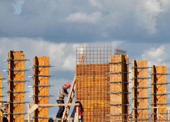 Construcţiile au prosperat în timpul stării de urgenţă. Volumul lucrărilor a crescut faţă de anul trecut
