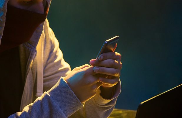 Trei minori, cercetaţi pentru ameninţări teroriste. Ce stratagemă foloseau ca să nu fie identificaţi