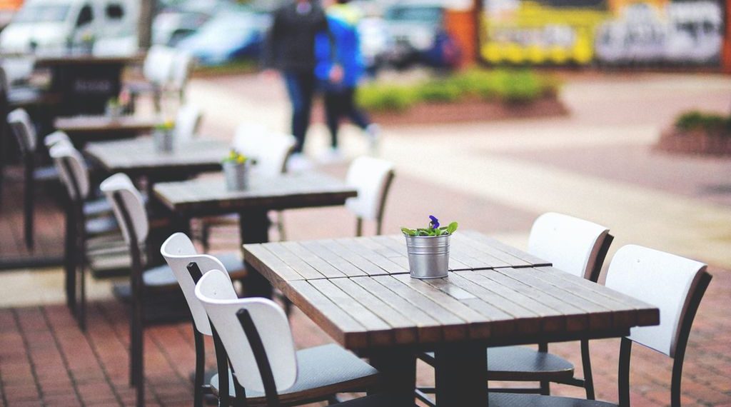 Patronatele din turism vor să dea în judecată Guvernul, dacă restaurantele din hoteluri nu se deschid pe 15 iunie