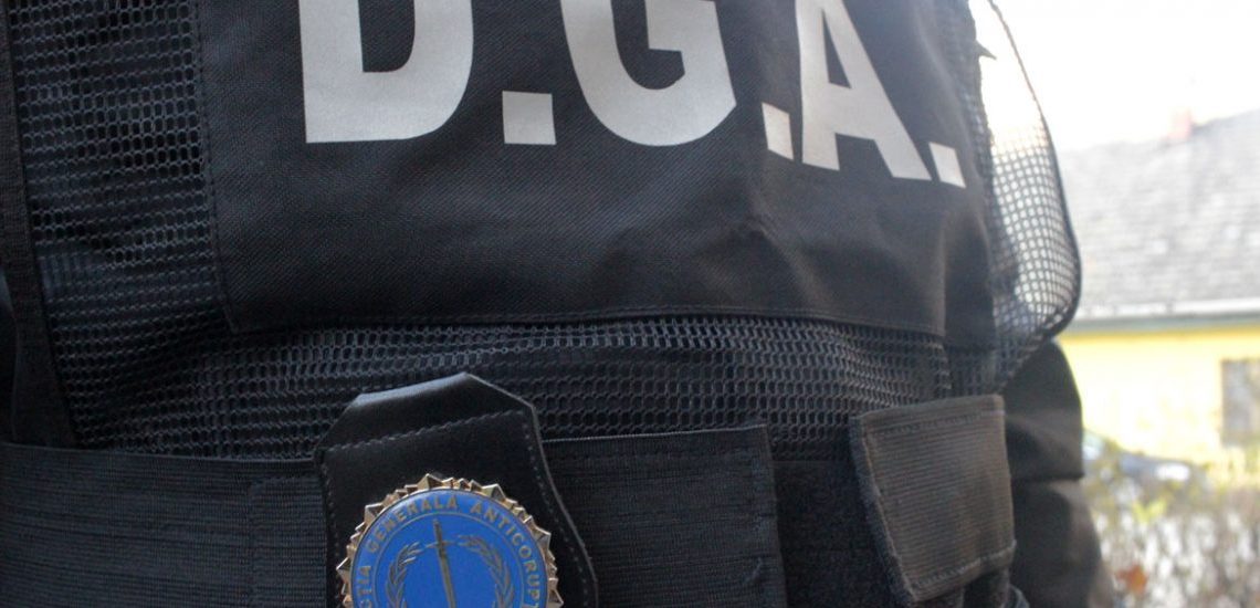 Închisoare cu suspendare pentru un bărbat care a încercat să mituiască un polițist bihorean