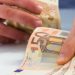 Fals procuror, reținut de DNA. A primit 11.000 de euro ca să intervină în două dosare