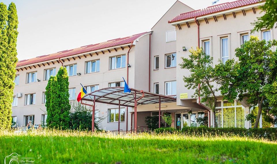 Primărie din Bihor, închisă pentru public din cauza COVID-19 | Viceprimarul a fost confirmat cu coronavirus