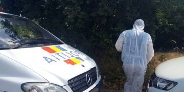 Un elev de 16 ani, implicat într-o CRIMĂ. Alături de doi tineri înarmați cu bâte, a ucis în bătaie un bărbat