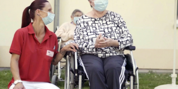 Îngrijitoarele din România pot intra în Austria FĂRĂ TEST