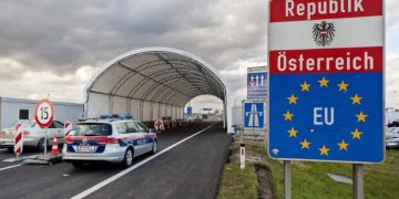 Austria prelungește până pe 31 decembrie obligativitatea TESTULUI Covid-19 pentru persoanele care vin din România