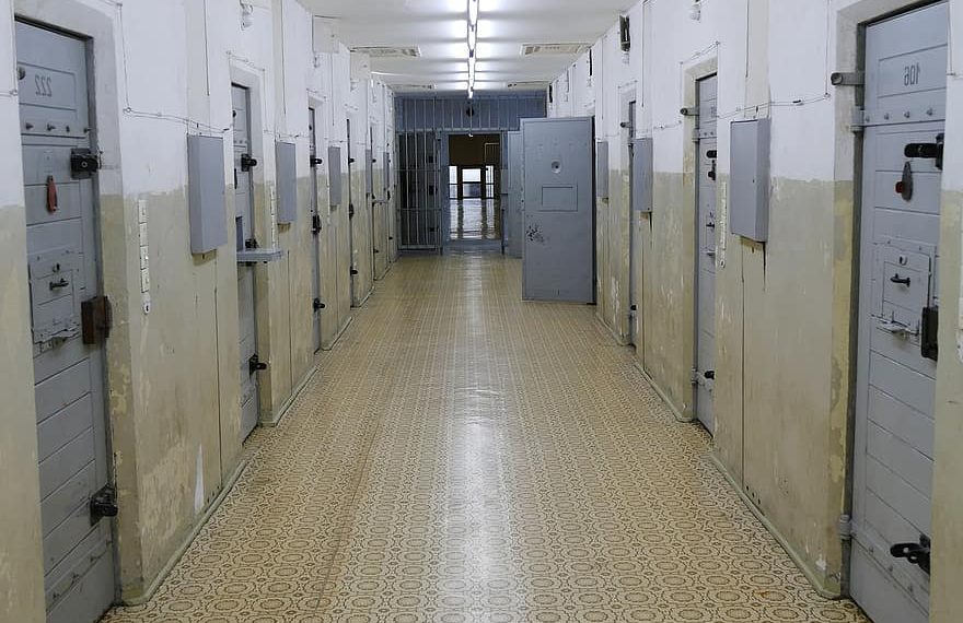 Deținuți morți | Doi bărbați, găsiți fără suflare în aceeași celulă. Un alt deținut a murit în spital