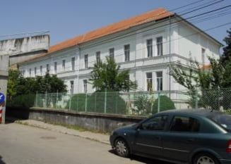 Decizie în cazul acuzelor de VIOLENȚĂ de la un centru de plasament din Oradea | Fostul director al DGASPC Bihor, Călin Puia, sancționat cu avertisment