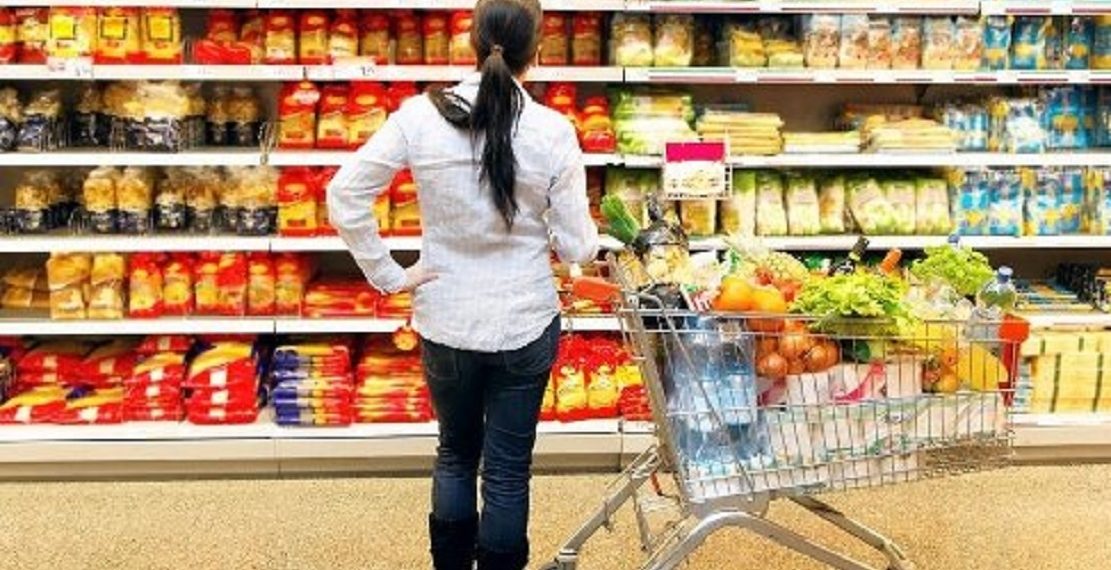 Daune de 25.000 de lei pentru o clientă lovită cu motostivuitorul într-un magazin Kaufland din Oradea