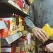 SCANDAL într-un magazin din centrul Oradei, unde doi bărbați au fost prinși la furat | Vânzătoarea i-a închis înăuntru până la sosirea Poliției
