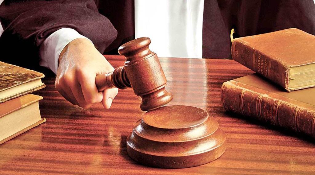 Un român l-a dat în judecată pe Dumnezeu | Topul celor mai ciudate procese din România