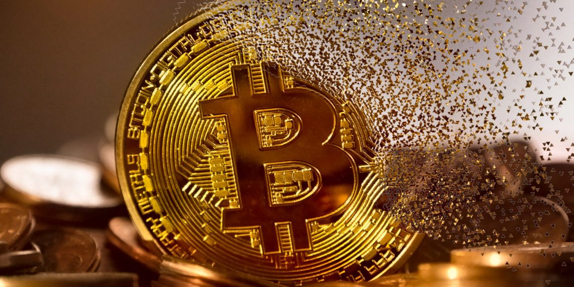 Bitcoin este în cădere | Piaţa de monede virtuale a scăzut cu 100 de miliarde de dolari în ultimele 48 de ore