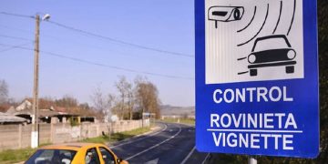 Un român a dat în judecată compania de drumuri și cere ELIMINAREA  rovinietei, pe motiv că șoselele nu sunt reparate