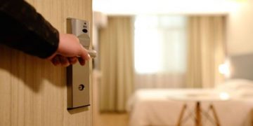 Trei hoteluri aflate între Oradea și Borș – pe lista spațiilor din Bihor care pot găzdui persoane în carantină