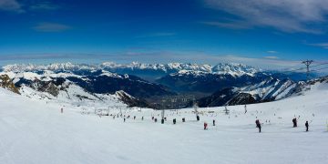 Români amendați într-o stațiune de schi din Austria pentru că au încălcat restricțiile COVID