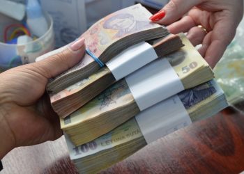Prejudiciu URIAȘ cauzat de o gestionară de la Casa de Ajutor a Pensionarilor
