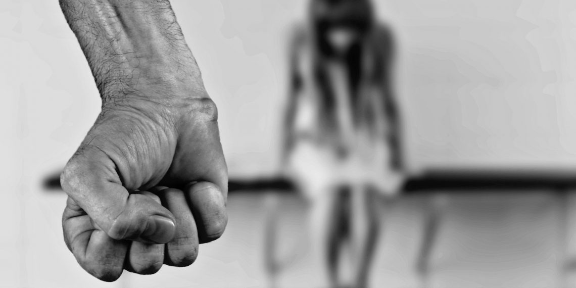 PROPUNERE | Pedepse mai aspre pentru infractorii care comit acte de violenţă împotriva copiilor