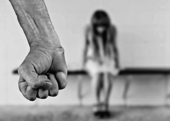 PROPUNERE | Pedepse mai aspre pentru infractorii care comit acte de violenţă împotriva copiilor