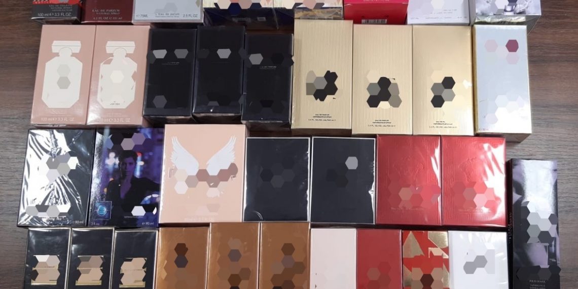 Parfumuri contrafăcute, confiscate la Marghita