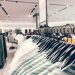 Magazinele vor fi obligate să afișeze cel mai mic preț din ultimele 30 de zile
