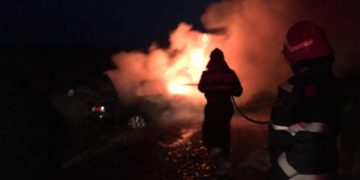 VIDEO. Bărbatul care a incendiat trei mașini pe Strada Aluminei din Oradea a fost prins