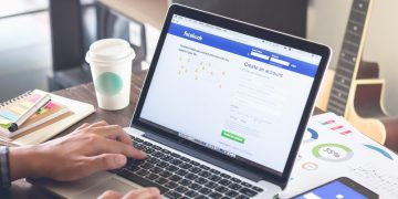 50.000 de lei, daune morale cerute de o firmă din Oradea unui fost angajat care a scris pe Facebook despre experiența de la serviciu | Instanța: ”anumite frustrări ale pârâtului sunt de înțeles”