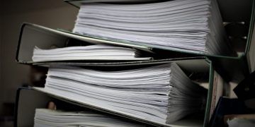 Apune epoca dosarului cu șină | Instituțiile publice NU MAI AU VOIE să ceară copii ale actelor emise de organizații ale statului