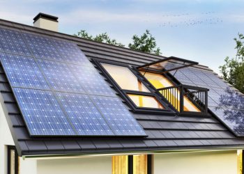Bani pentru panouri solare | Din decembrie, persoanele fizice pot obține finanțări de până la 20.000 de lei pentru astfel de sisteme
