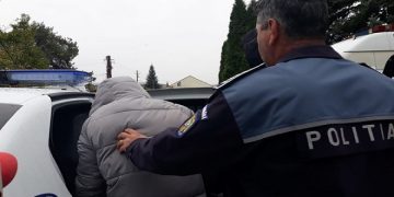 Puștan de 16 ani, arestat după ce a tâlhărit o femeie într-un magazin din Oradea | Un alt băiat, de 14 ani, a scos un briceag după ce a furat dulciuri și a fost prins de un paznic