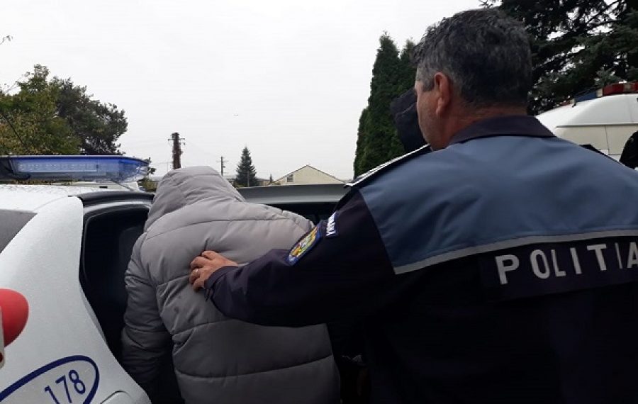 Puștan de 16 ani, arestat după ce a tâlhărit o femeie într-un magazin din Oradea | Un alt băiat, de 14 ani, a scos un briceag după ce a furat dulciuri și a fost prins de un paznic