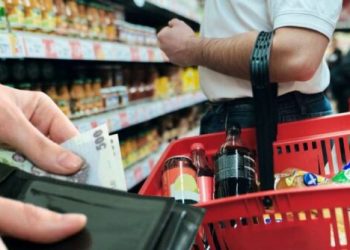 Un sfert dintre gospodăriile din România nu-și pot plăti la timp cheltuielile (studiu)