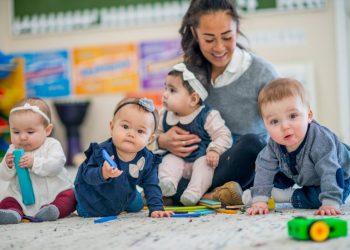 Creșele vor primi şi copii nou-născuţi | Legea Educației a fost modificată