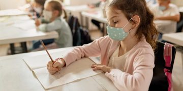 Elevii ar putea avea o nouă materie din anul următor de învățământ: educația pentru mediu