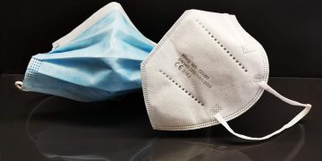 Propunere CNSU | Din 8 ianuarie vor fi obligatorii ÎN TOATE SPAȚIILE măștile de protecție de tip medical sau FFP2. Măștile textile vor fi interzise