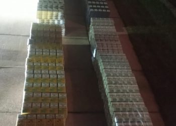 Peste 114.000 de țigări de contrabandă, găsite de polițiști în mașina și locuința unui bărbat din Tinca