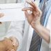 Trei doctorițe, reținute pentru mită și trafic de influență | Una dintre ele ar fi primit de la rezidentă 2.000 de euro ca să o ajute să treacă un examen