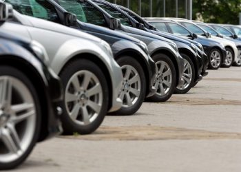 Instituțiile publice își pot cumpăra mașini cu 5.000 de euro mai scumpe decât până acum | Care este prețul maxim și ce putere pot avea autoturismele