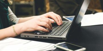 Săptămâna de lucru de 4 zile | Ce spun angajații români (STUDIU)
